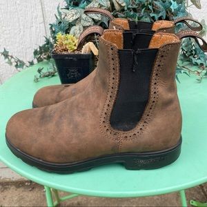 Blundstones Size 8